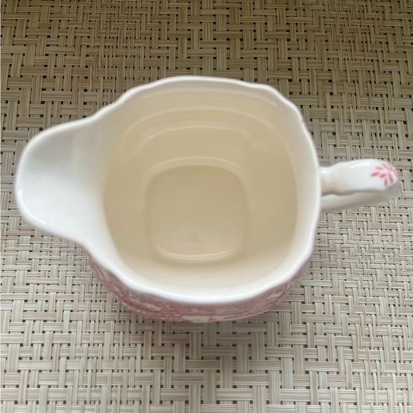 Rare/Discontinued Tonquin Red/Pink Royal Staffordshire Clarice Cliff Creamer - Picture 6 of 9